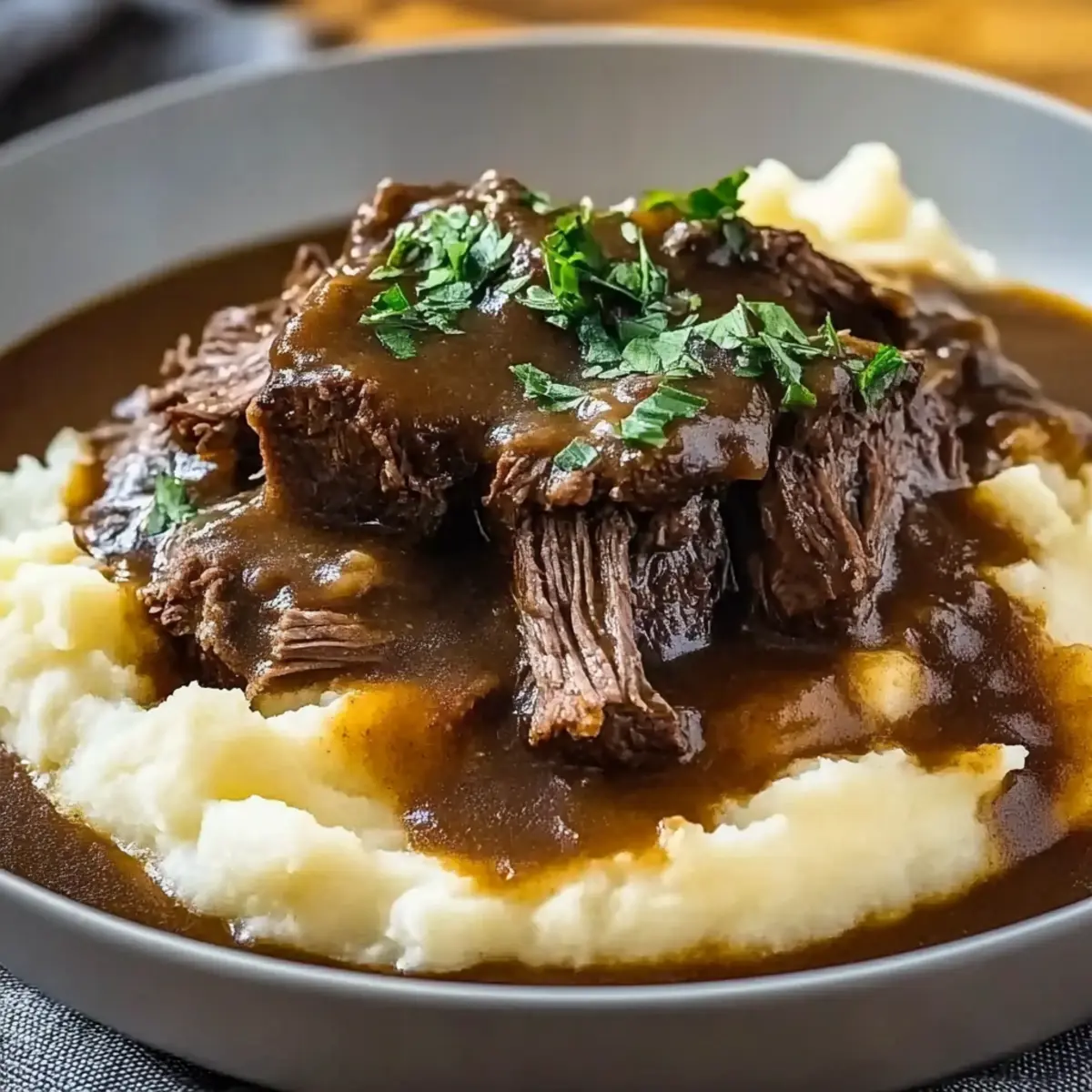 Slow Cooker Beef Manhattan: Cozy Comfort in Every Bite 2 9aa5ed31 286a 4728 a534 c142cb1ba04ebl n7z7go